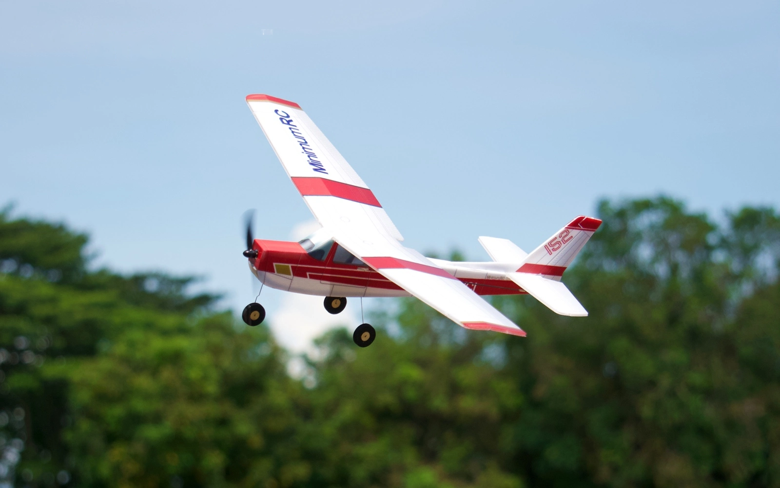 MinimumRC-Cessna-152-Lava-Rot-3CH-360mm-Spannweite-KT-Schaum-RC-Flugzeug-KITMotor-2020668-1